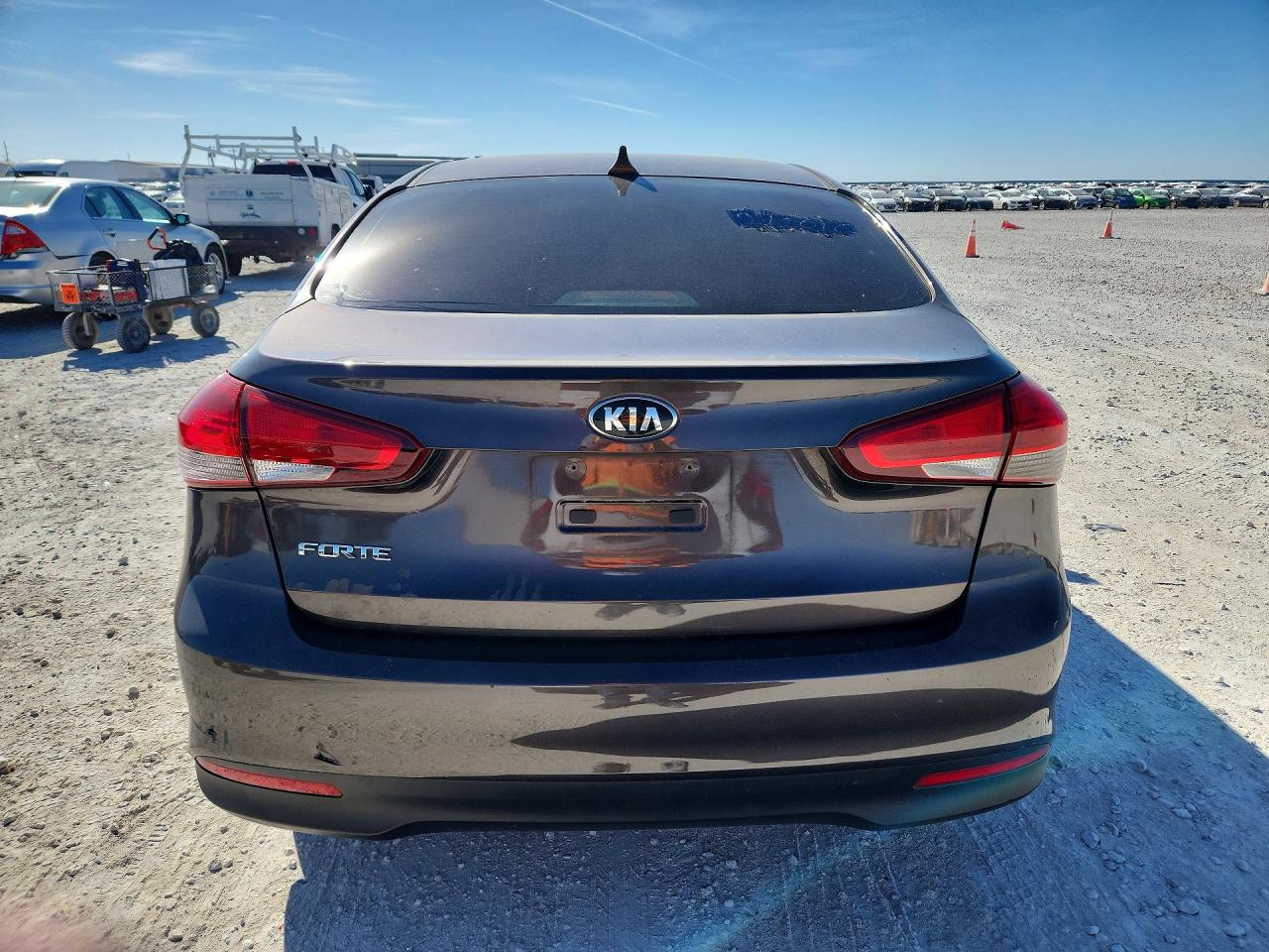 2017 KIA FORTE LX photo 11