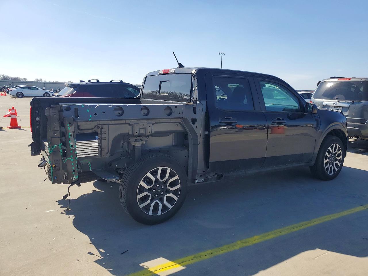 2024 FORD MAVERICK LARIAT photo 3