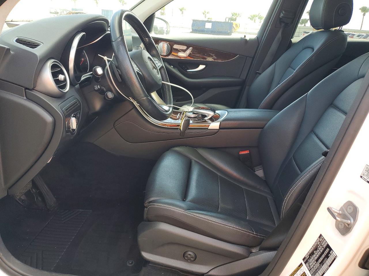 2016 MERCEDES-BENZ GLC 300 4MATIC photo 7