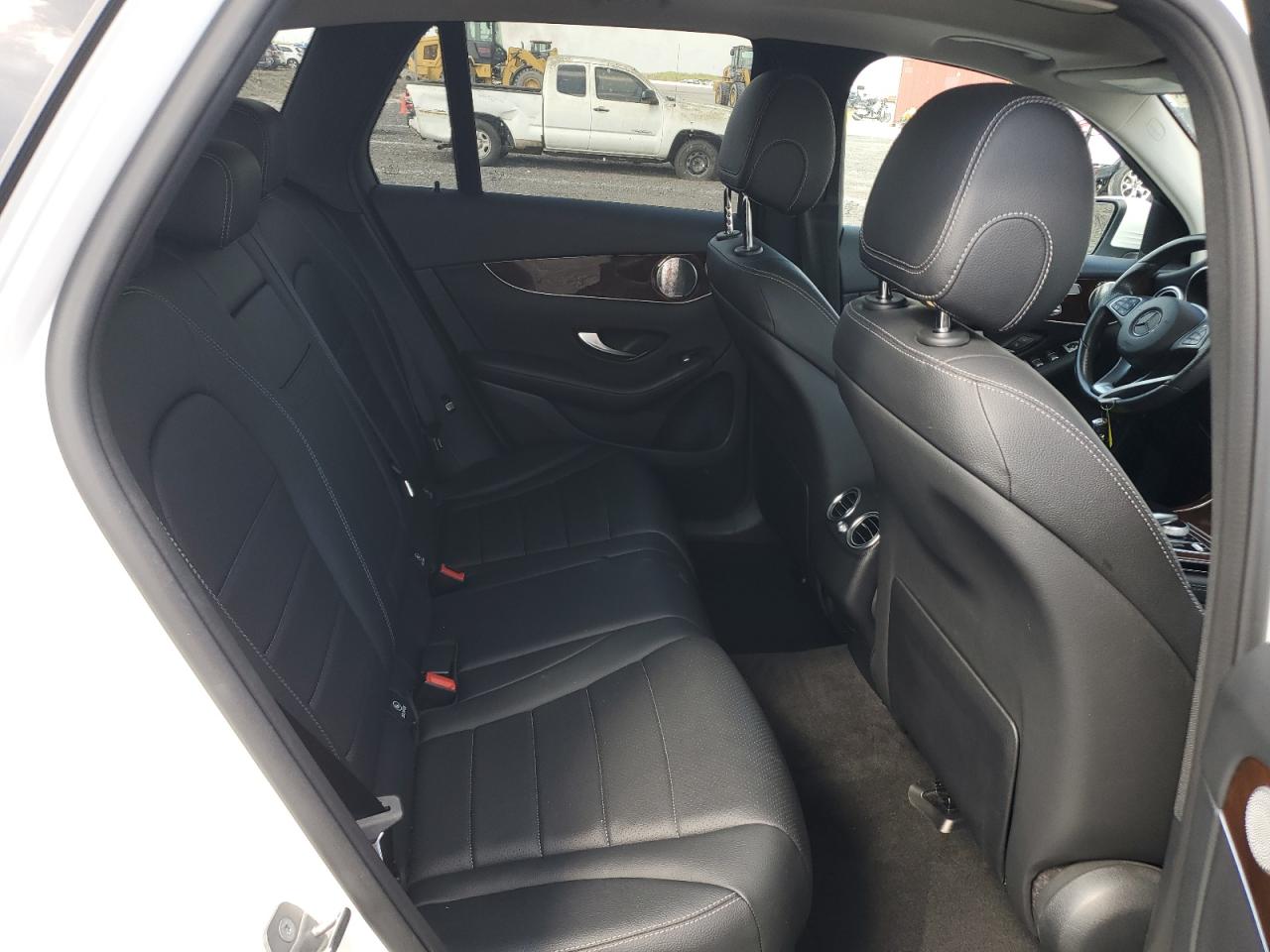 2016 MERCEDES-BENZ GLC 300 4MATIC photo 11