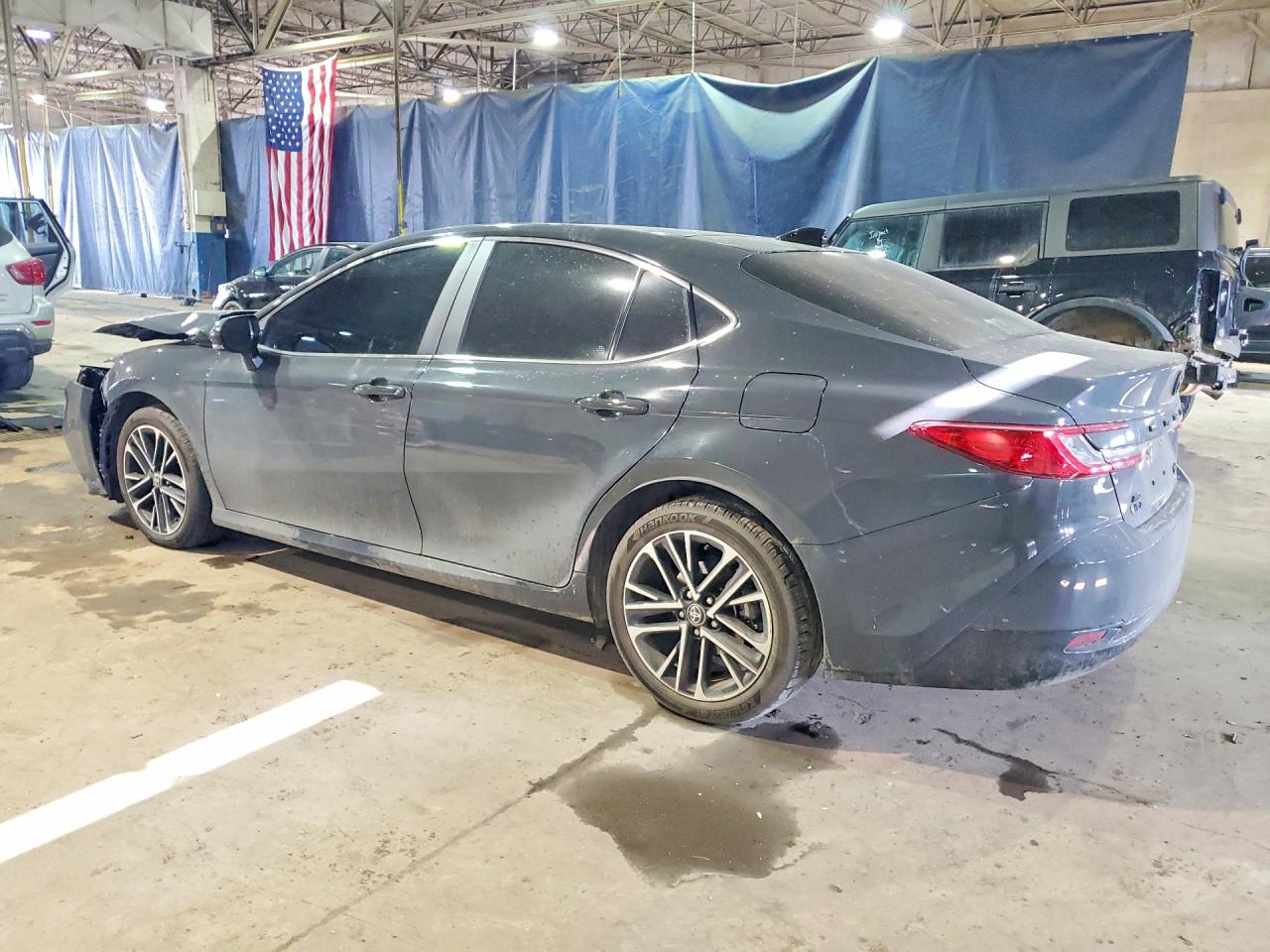 2025 TOYOTA CAMRY XLE photo 3