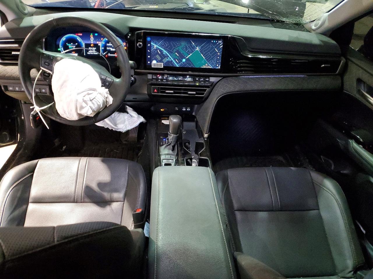 2025 TOYOTA CAMRY XLE photo 15