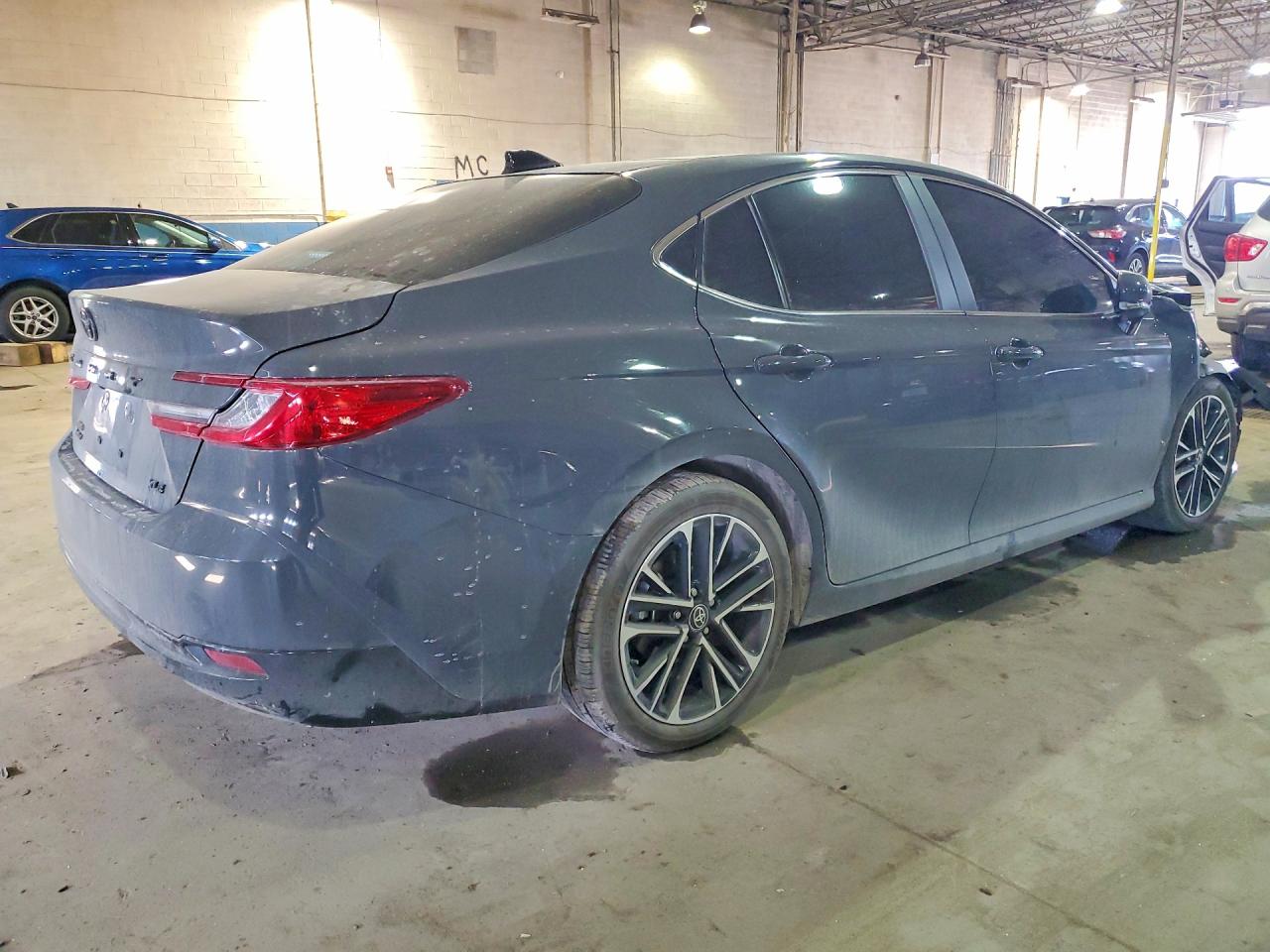 2025 TOYOTA CAMRY XLE photo 5