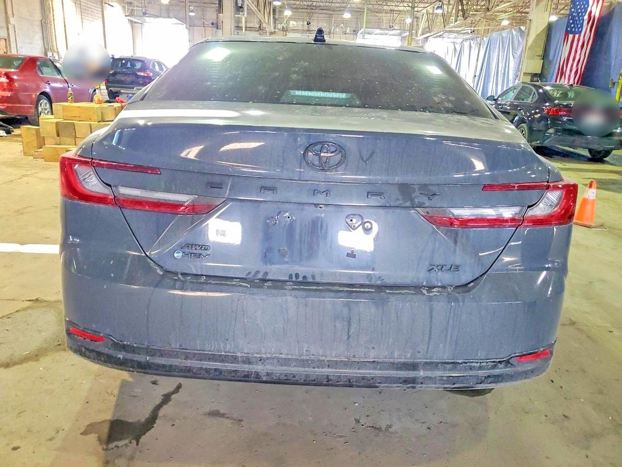 2025 TOYOTA CAMRY XLE photo 11