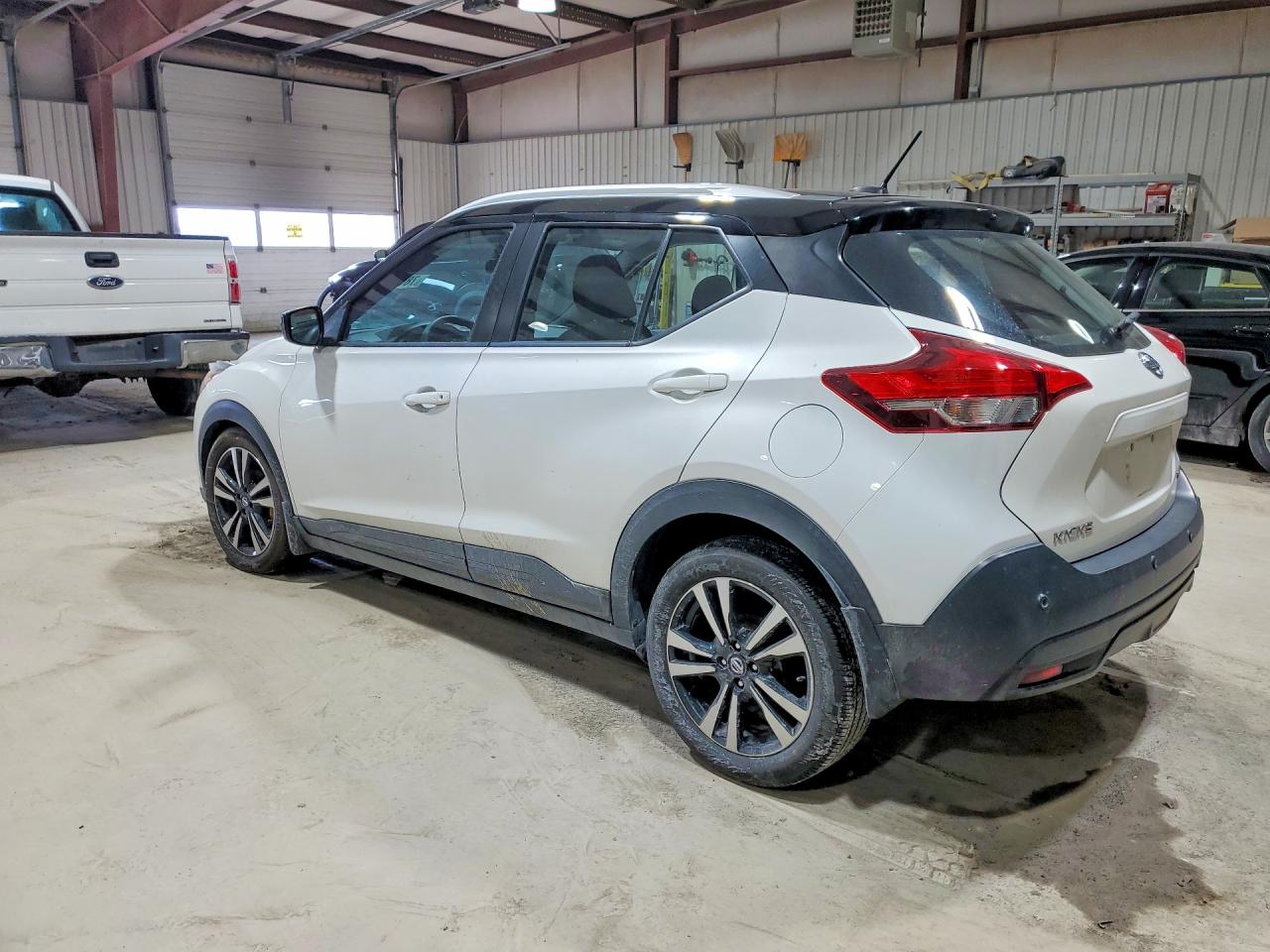 2020 NISSAN KICKS SV photo 2