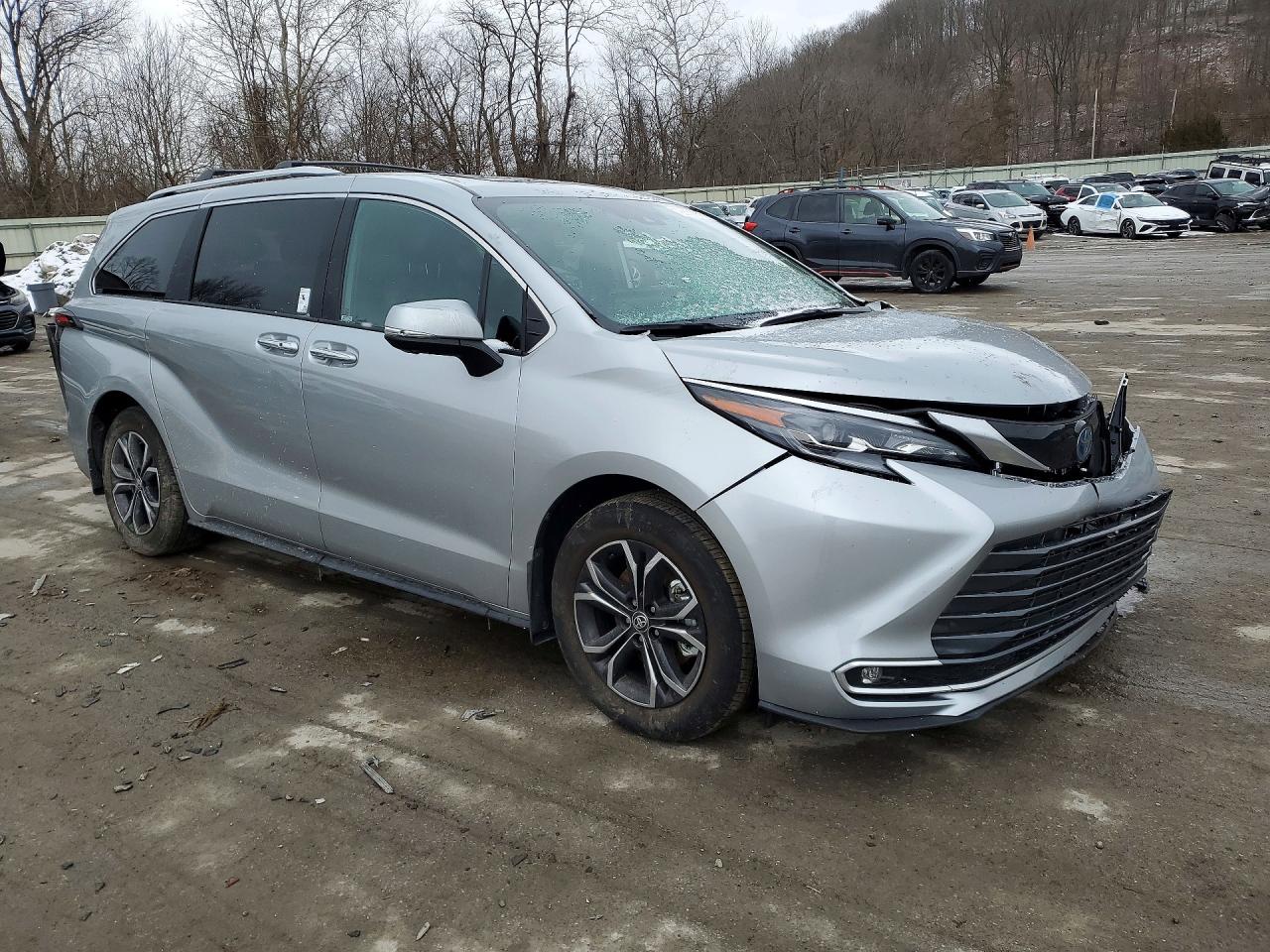 2025 TOYOTA SIENNA PLATINUM 7-PASSENGER photo 7