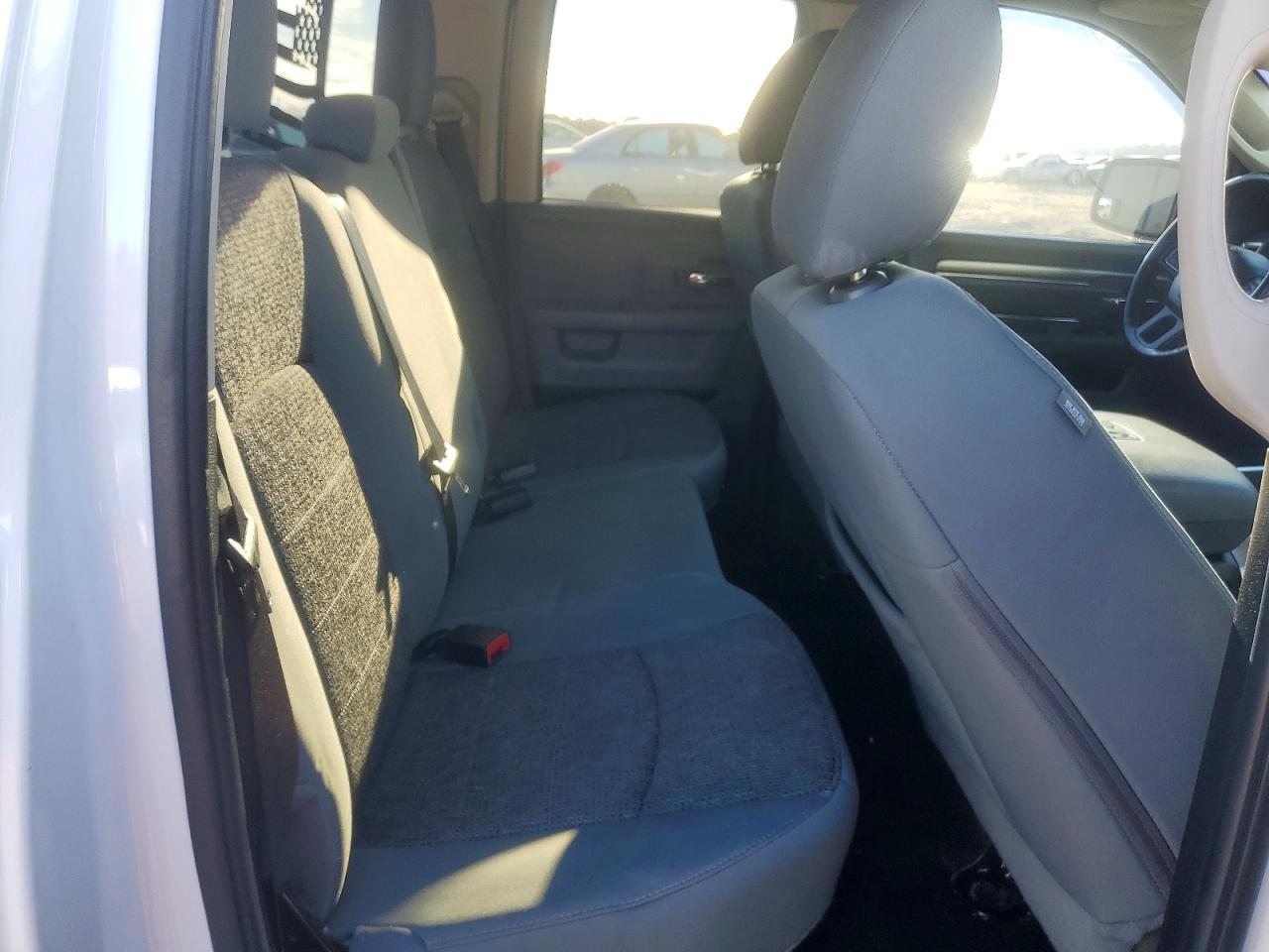2016 RAM 1500 SLT photo 10