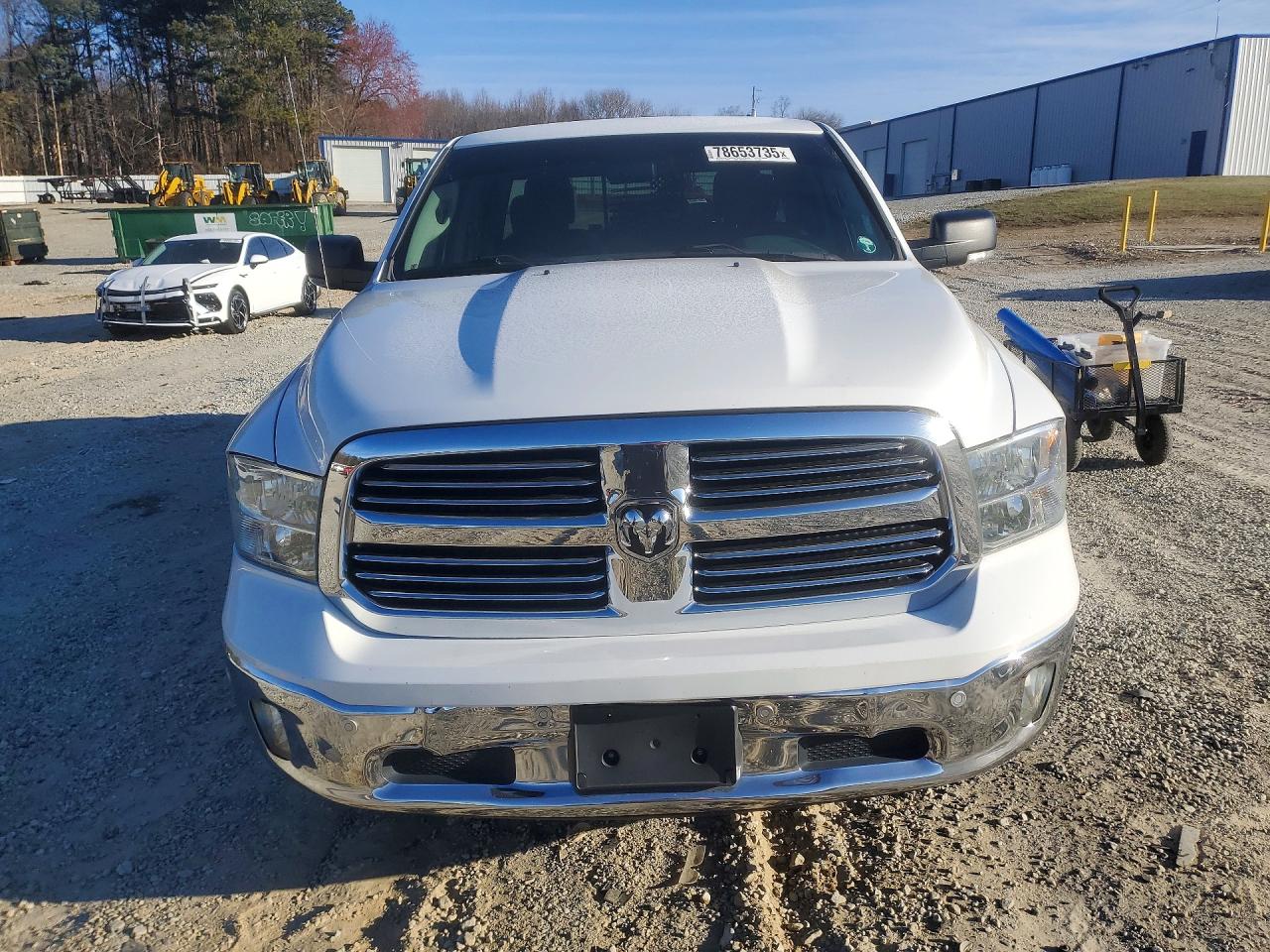 2016 RAM 1500 SLT photo 5