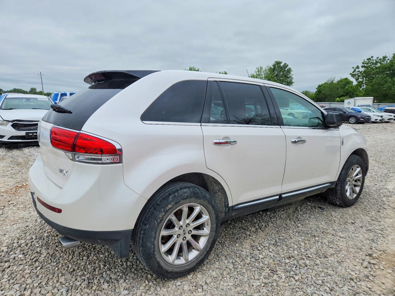 2011 LINCOLN MKX photo 5