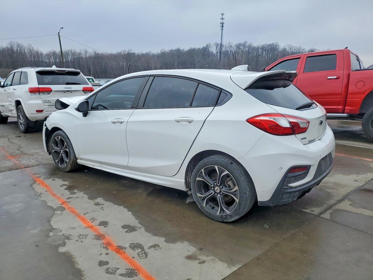 2019 CHEVROLET CRUZE LT photo 2