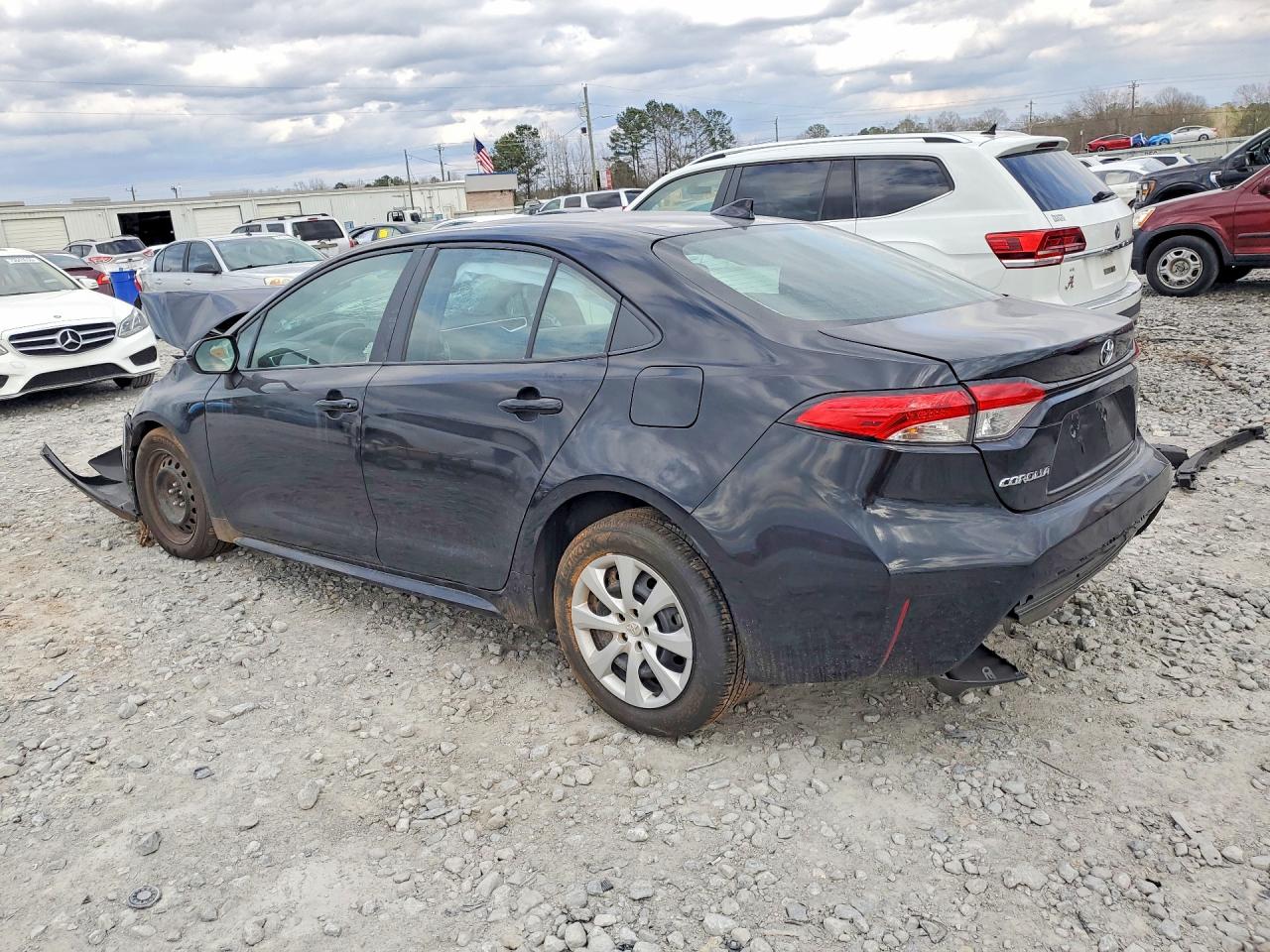 2024 TOYOTA COROLLA LE photo 3