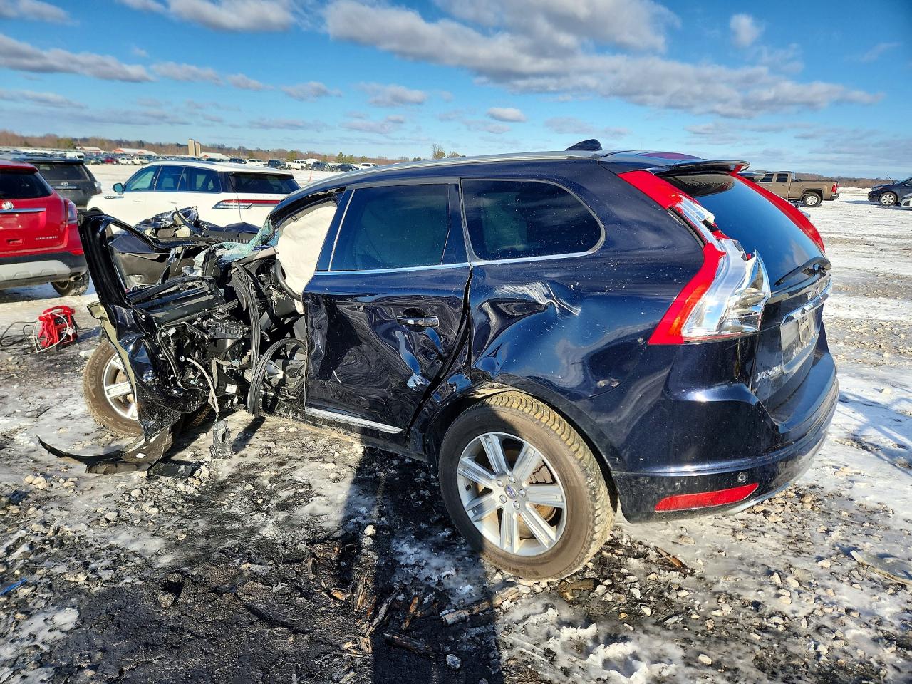 2017 VOLVO XC60 T5 INSCRIPTION photo 2