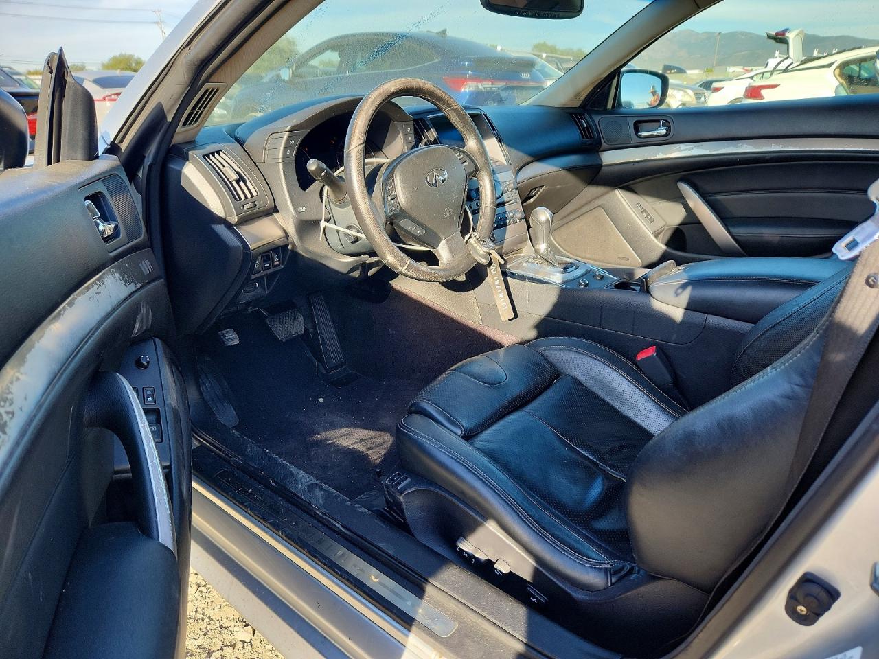 2011 INFINITI G37 BASE photo 15