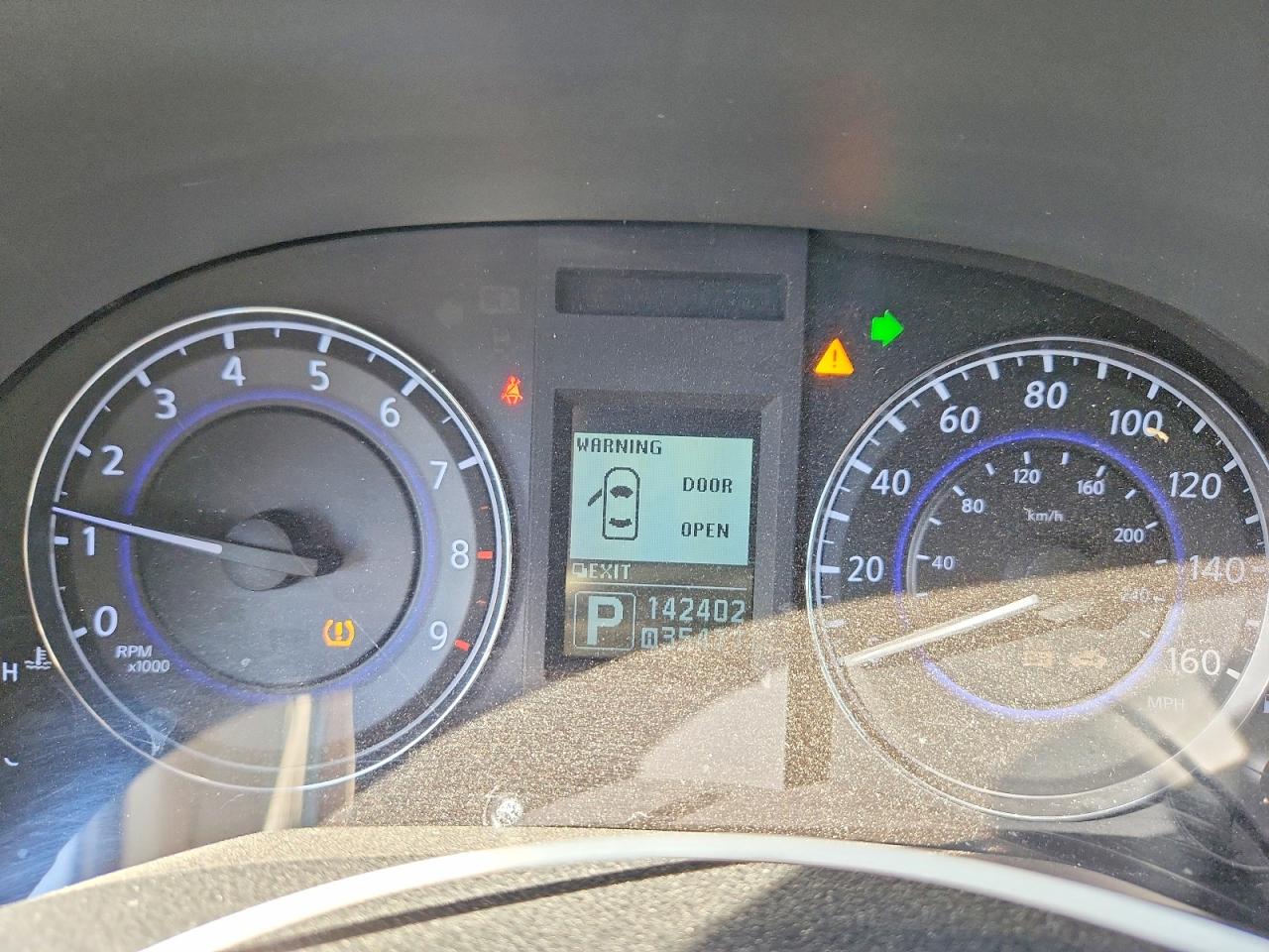 2011 INFINITI G37 BASE photo 17