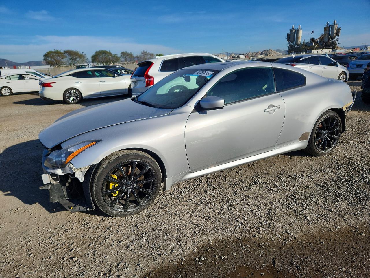 2011 INFINITI G37