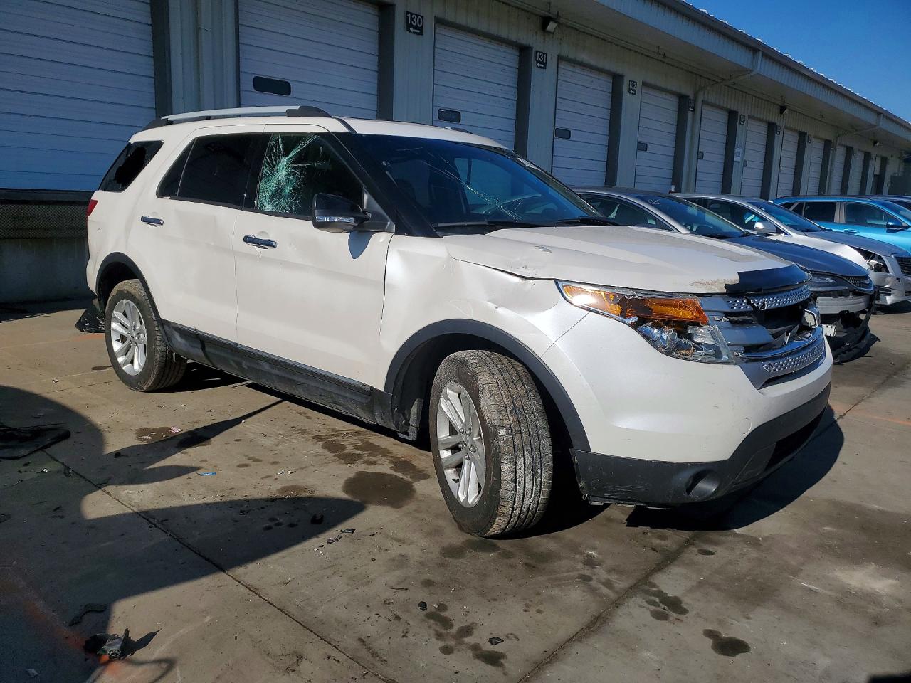 2015 FORD EXPLORER XLT photo 4