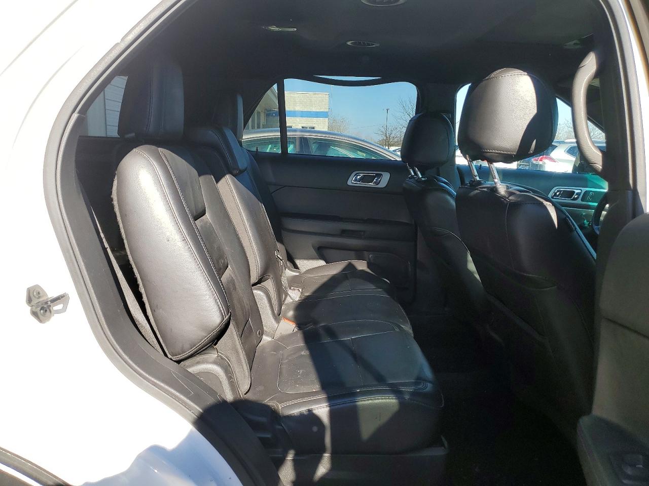 2015 FORD EXPLORER XLT photo 11