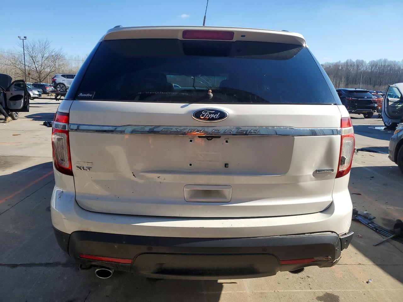 2015 FORD EXPLORER XLT photo 6