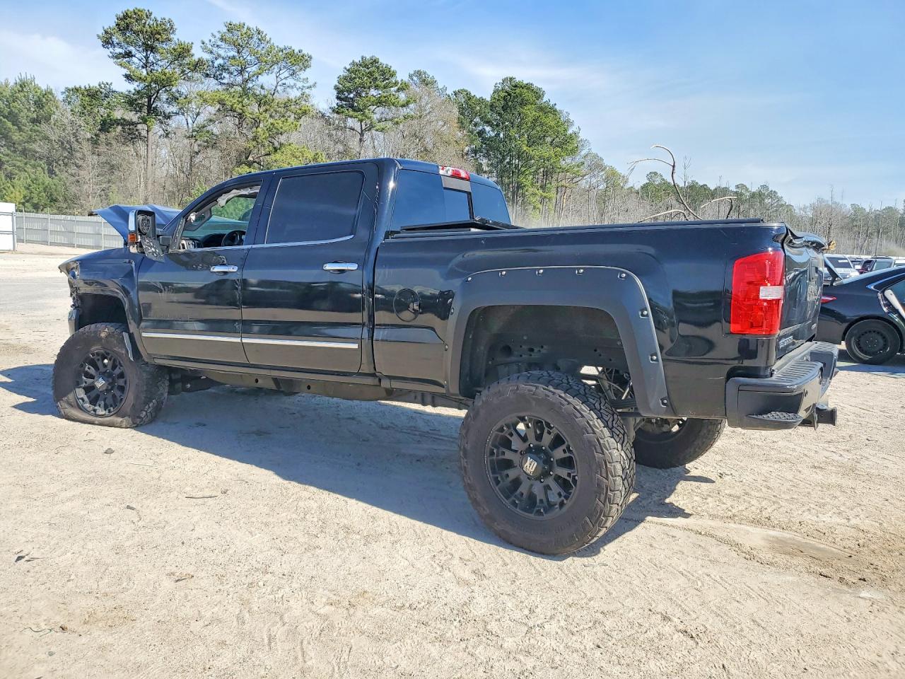 2019 GMC SIERRA photo 2