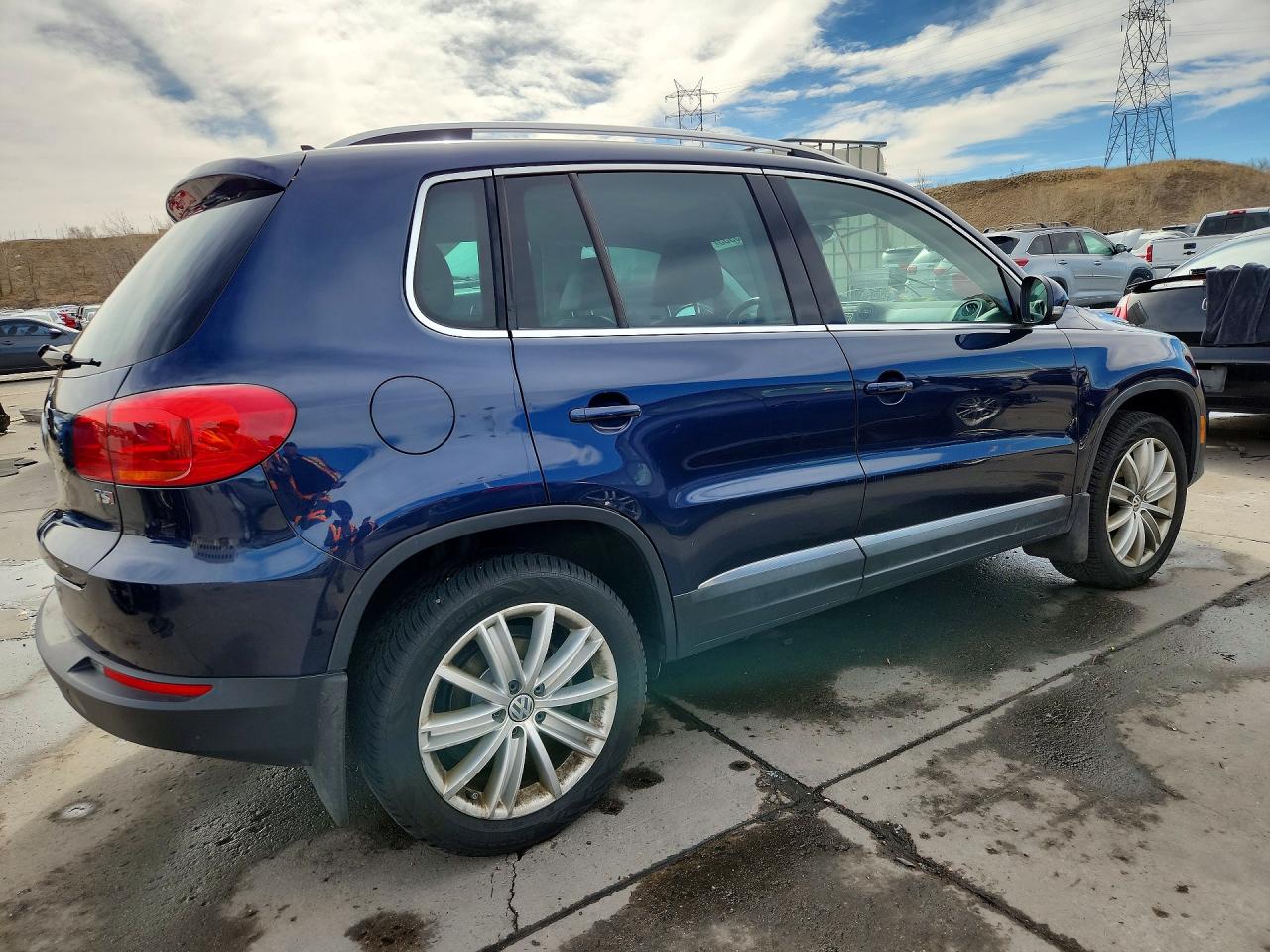2016 VOLKSWAGEN TIGUAN S photo 7