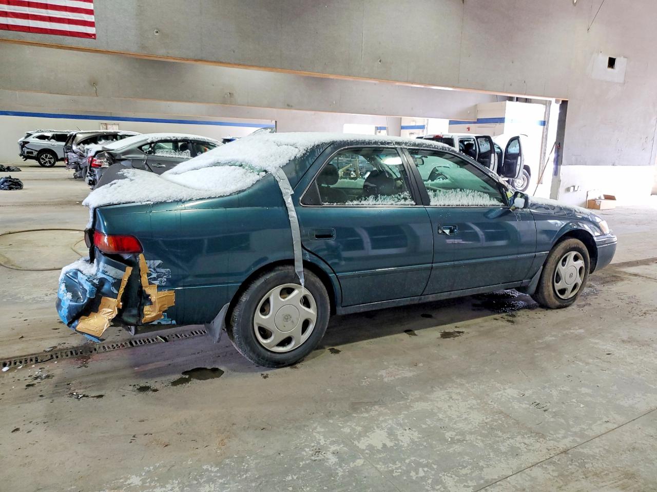 1997 TOYOTA CAMRY LE V6 photo 3