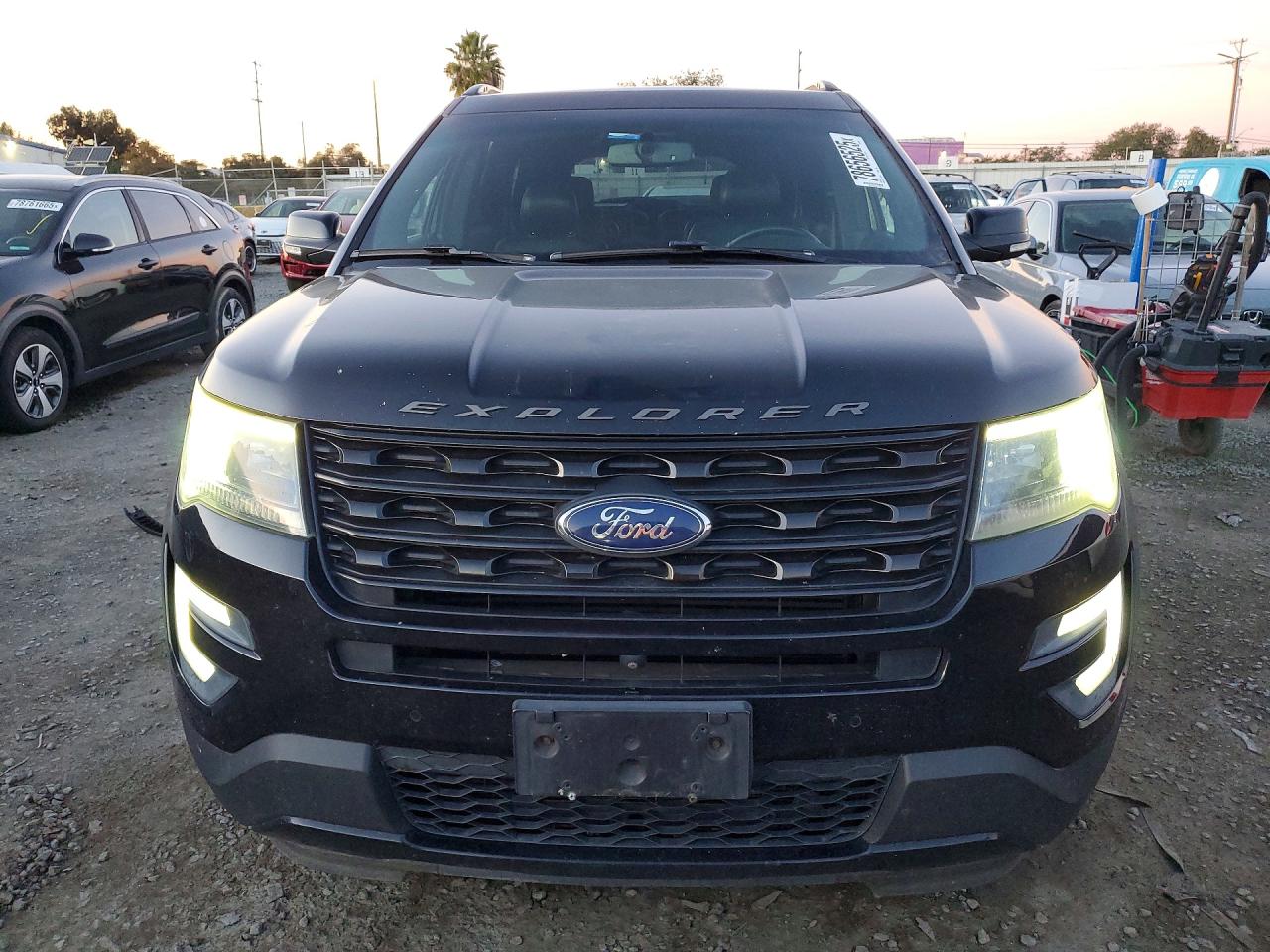 2017 FORD EXPLORER photo 9
