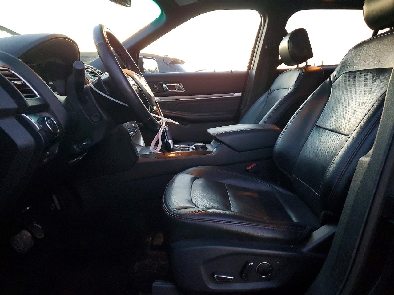 2017 FORD EXPLORER photo 13
