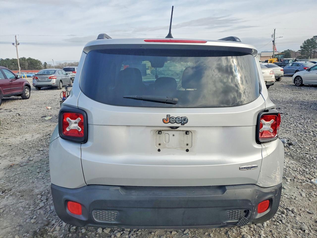 2017 JEEP RENEGADE LATITUDE photo 11