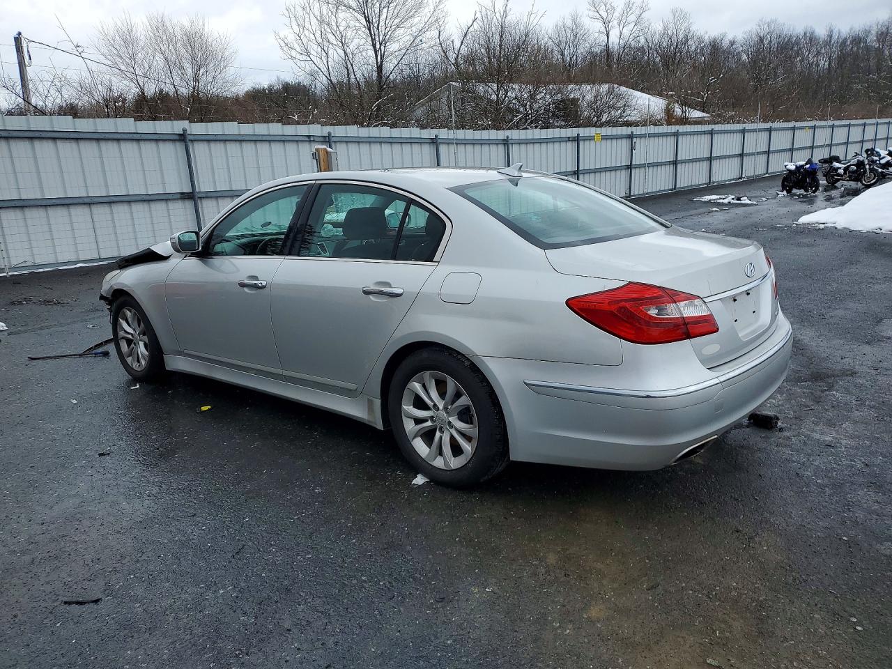 2013 HYUNDAI GENESIS 3.8L photo 3