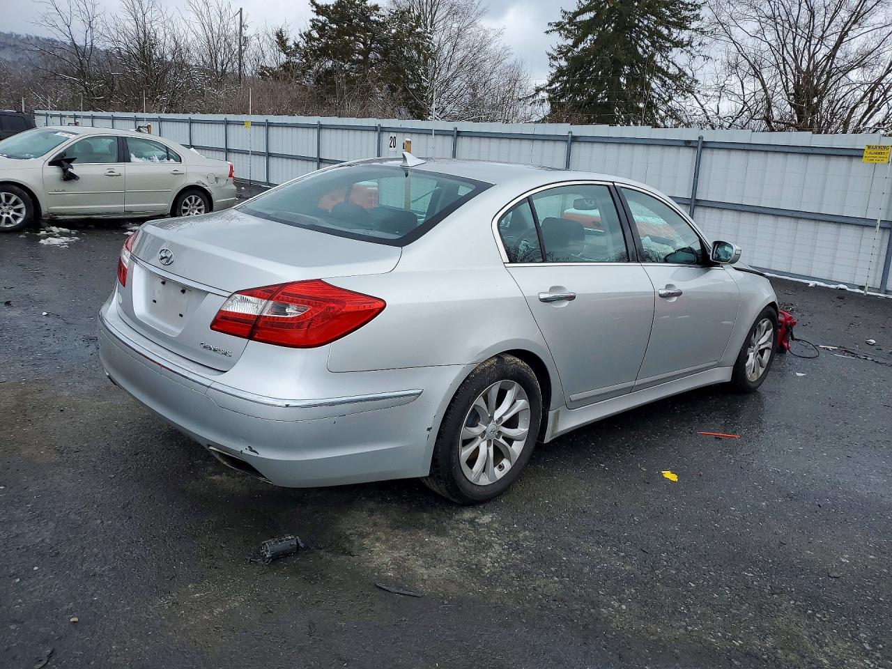 2013 HYUNDAI GENESIS 3.8L photo 5