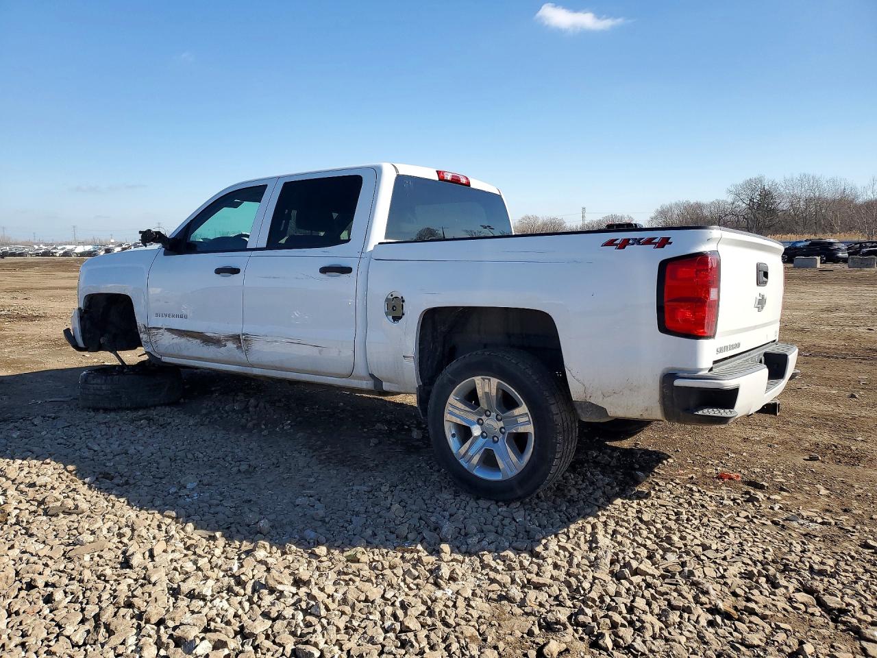 2018 CHEVROLET SILVERADO K1500 CUSTOM photo 2