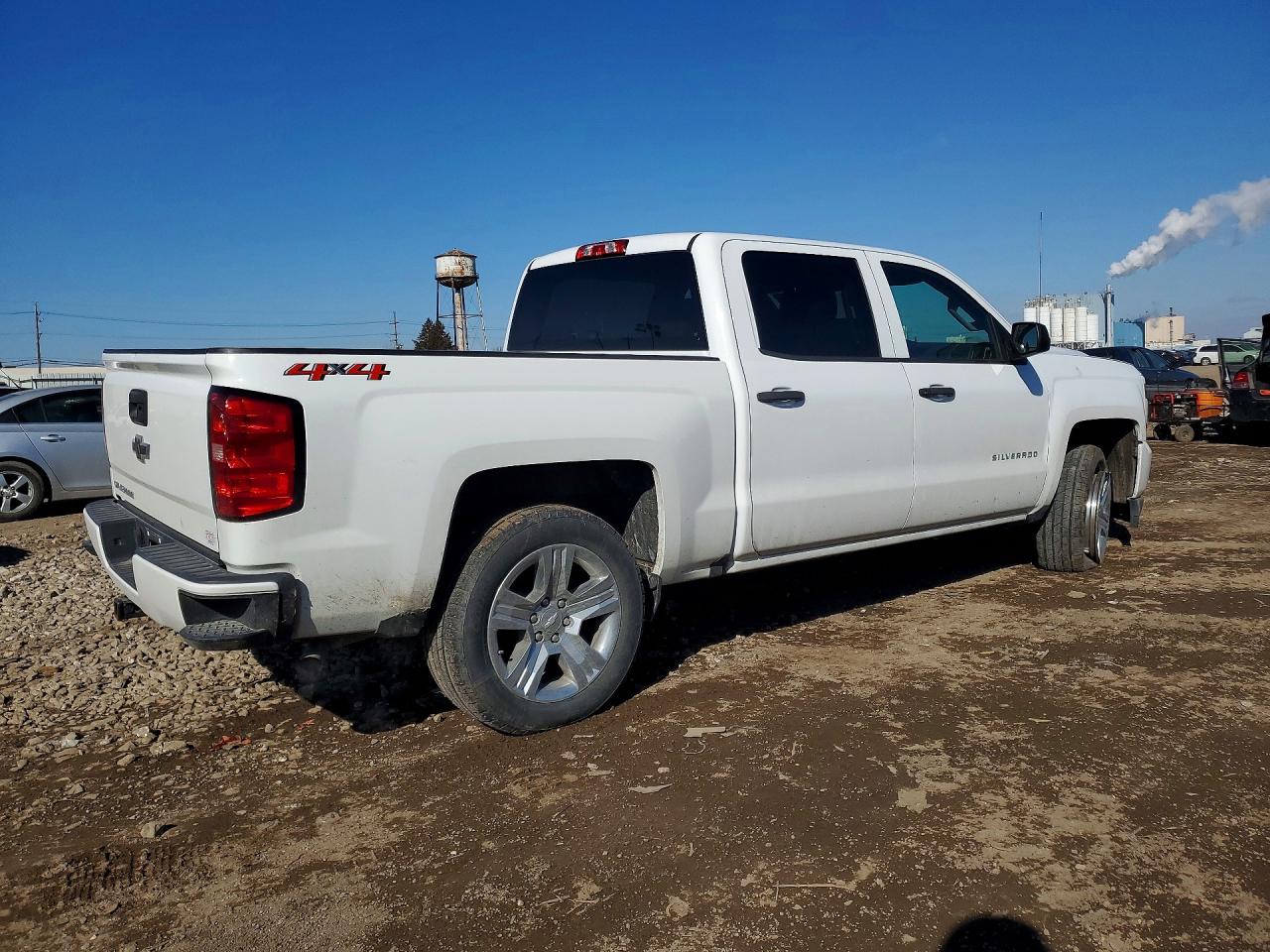 2018 CHEVROLET SILVERADO K1500 CUSTOM photo 3