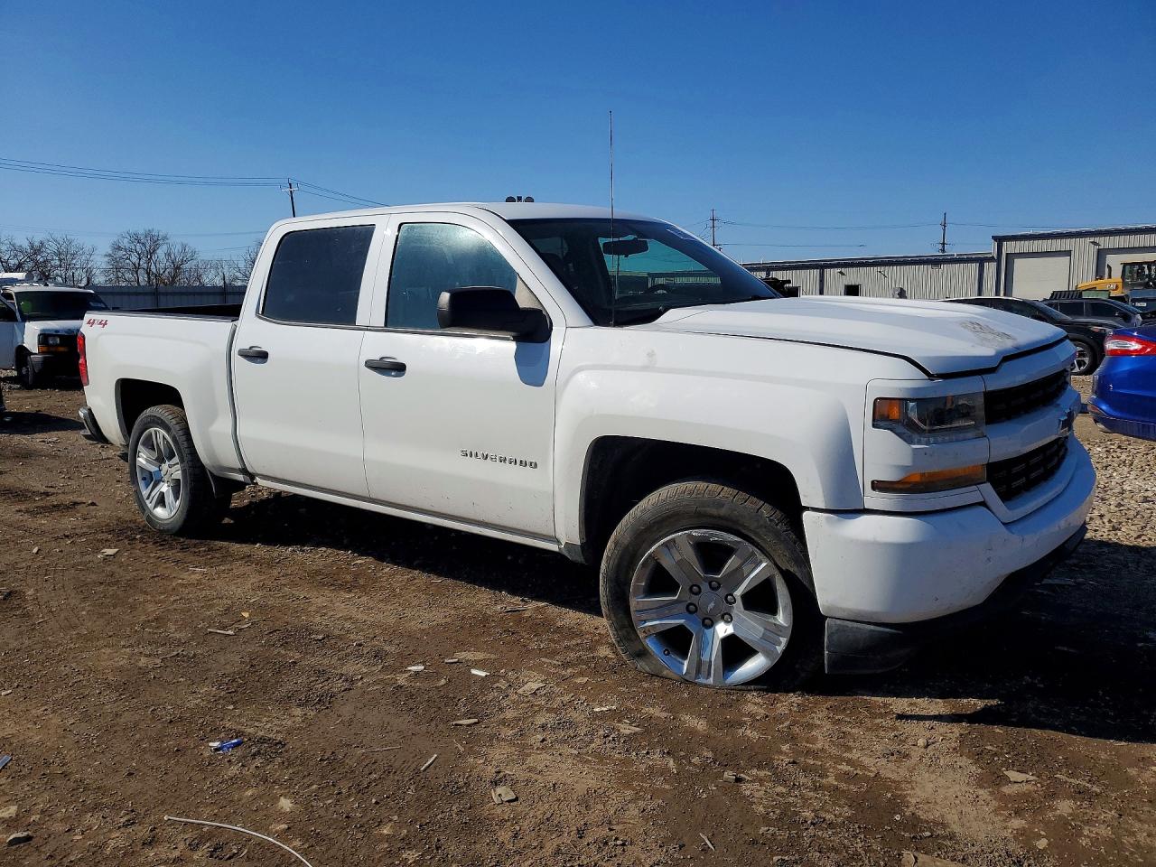 2018 CHEVROLET SILVERADO K1500 CUSTOM photo 4