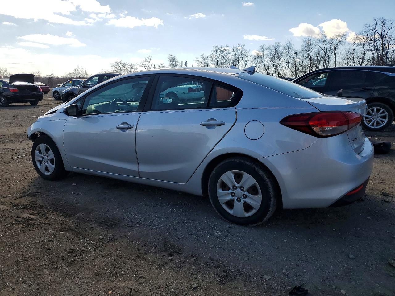 2017 KIA FORTE LX photo 3
