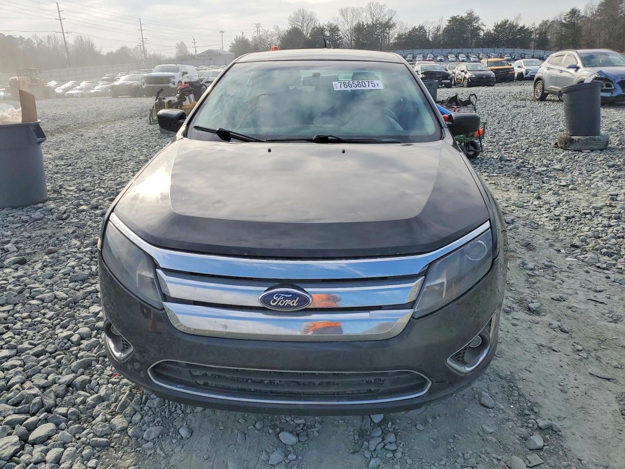 2011 FORD FUSION SE photo 9