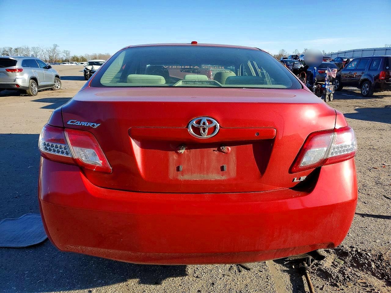 2010 TOYOTA CAMRY LE photo 16