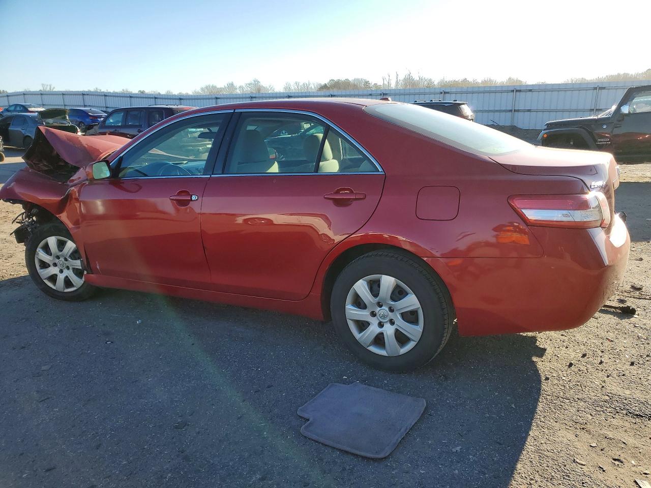2010 TOYOTA CAMRY LE photo 4