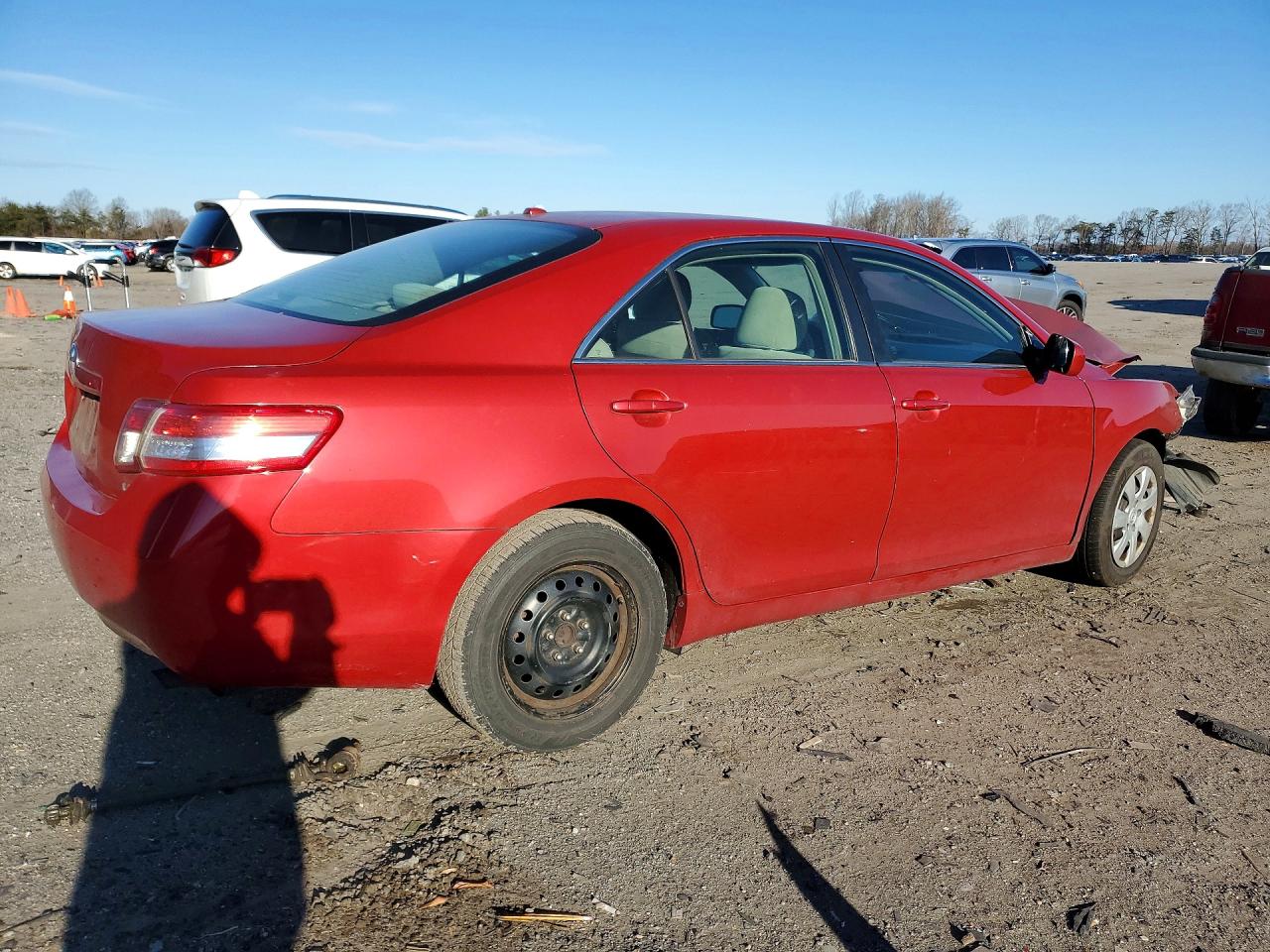 2010 TOYOTA CAMRY LE photo 7