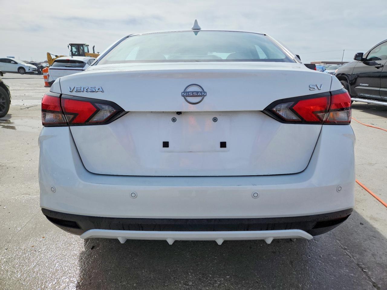 2024 NISSAN VERSA SV photo 6