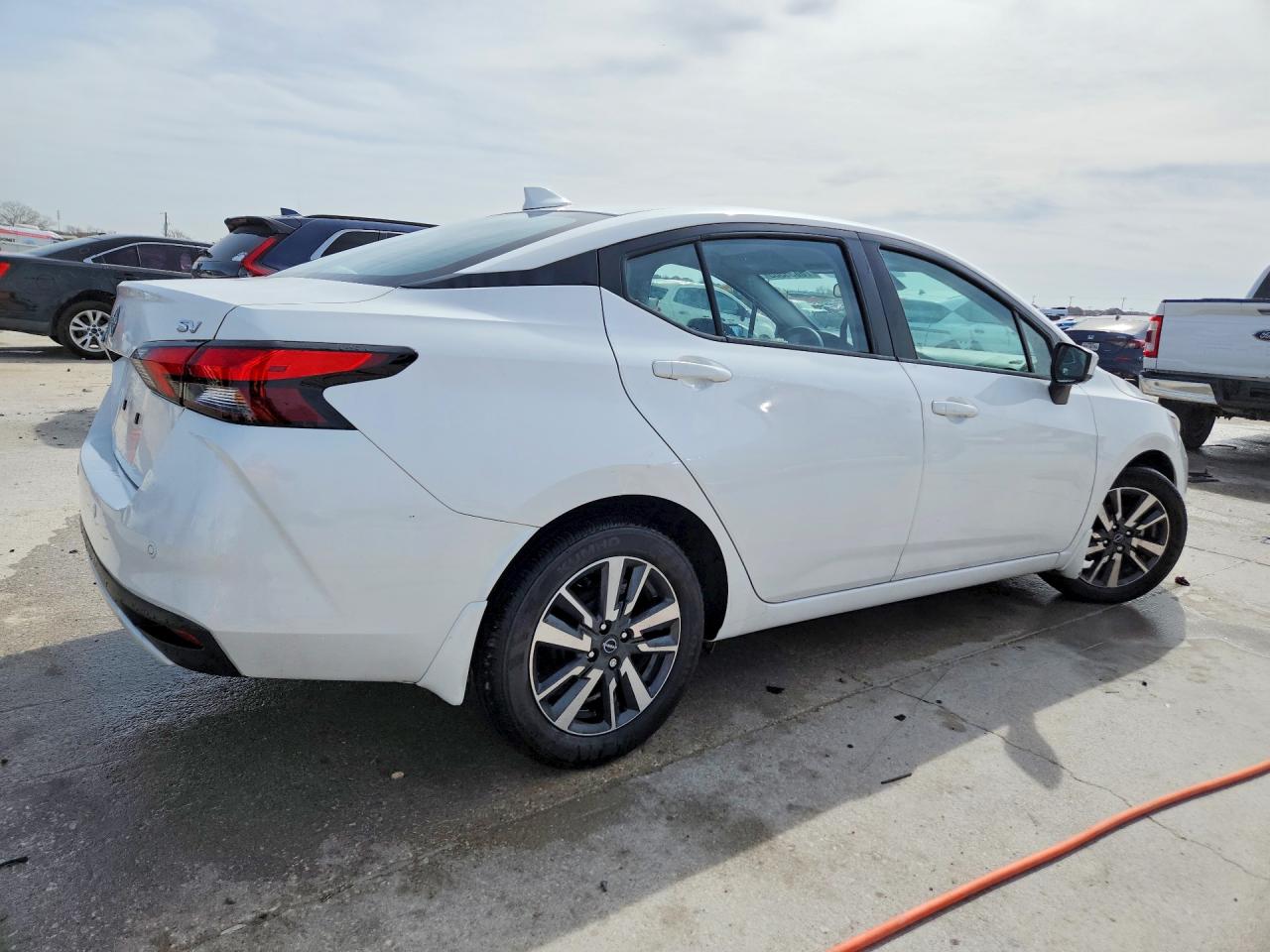 2024 NISSAN VERSA SV photo 3