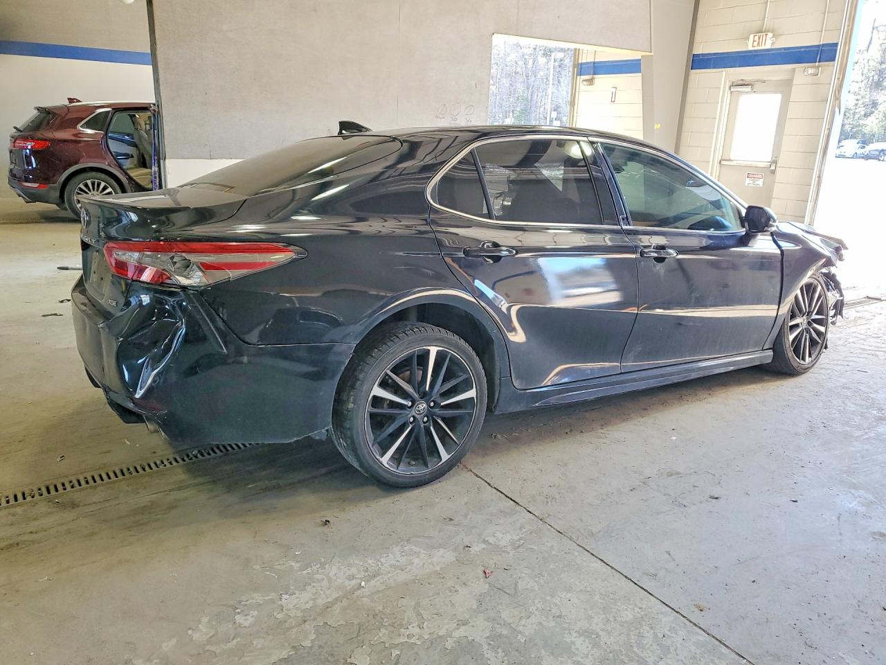 2019 TOYOTA CAMRY XSE photo 5