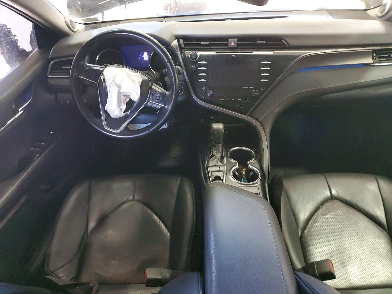 2019 TOYOTA CAMRY XSE photo 15