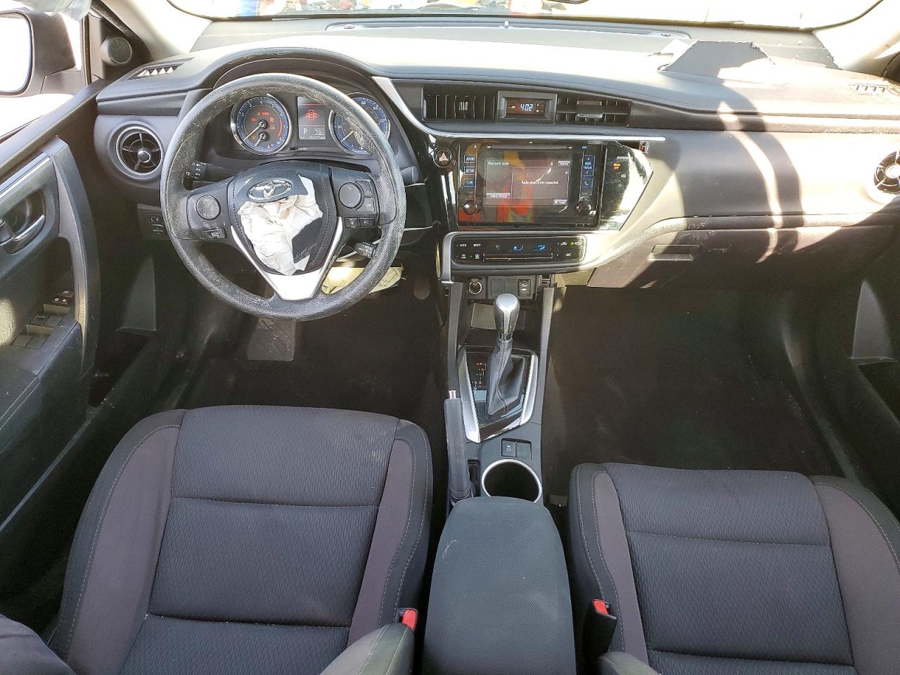 2017 TOYOTA COROLLA LE photo 15