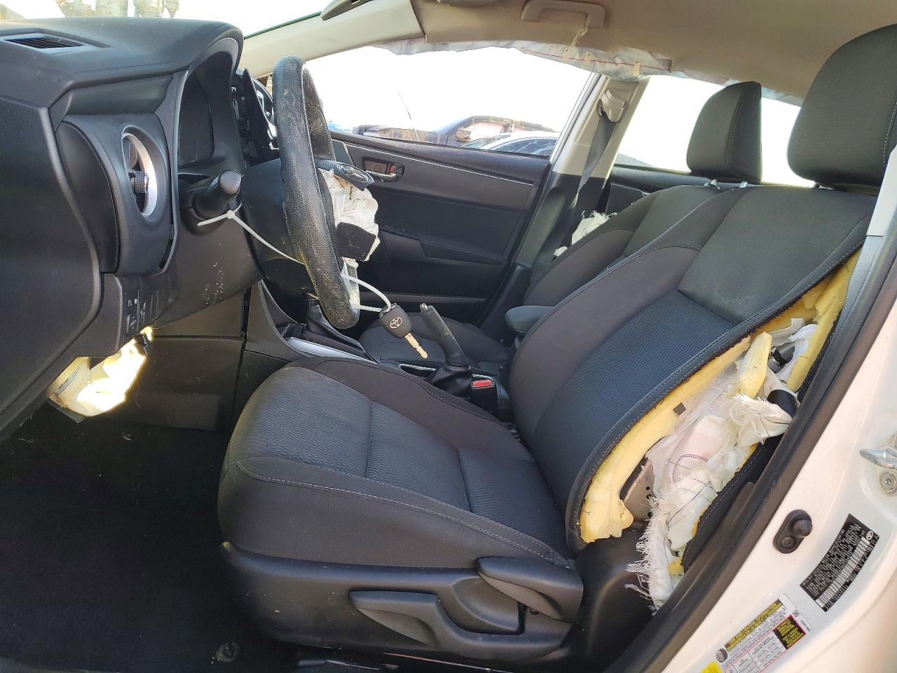 2017 TOYOTA COROLLA LE photo 13