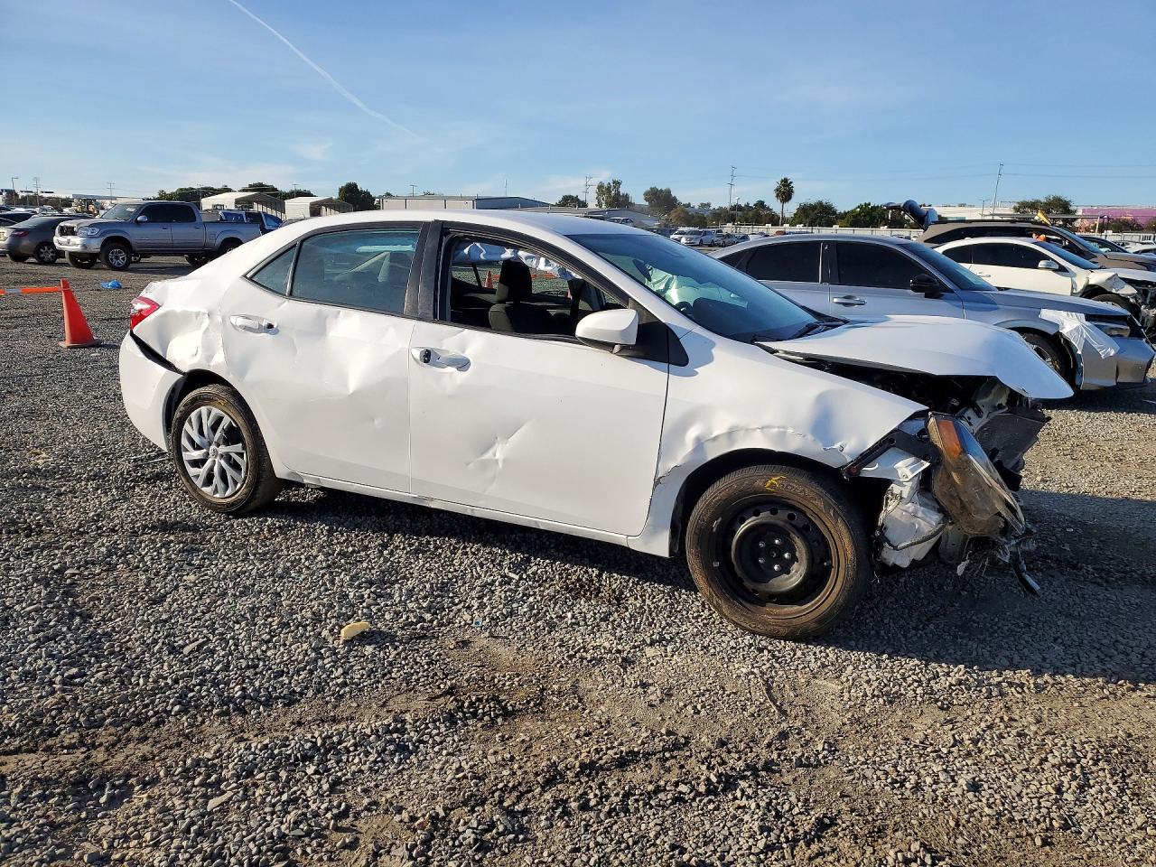 2017 TOYOTA COROLLA LE photo 7
