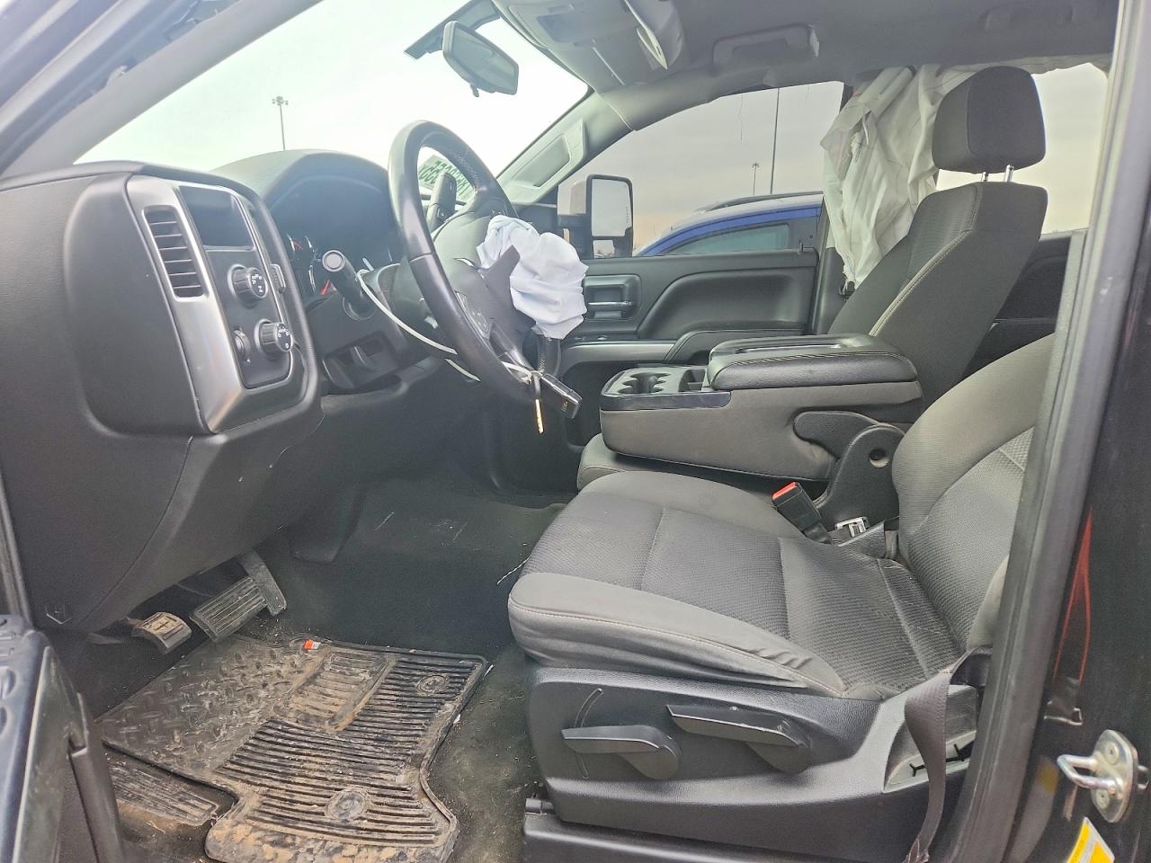2018 CHEVROLET SILVERADO K1500 LT photo 13
