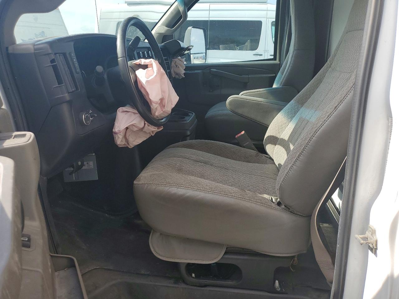2023 CHEV CUTAWAY 3500 159"WB photo 7