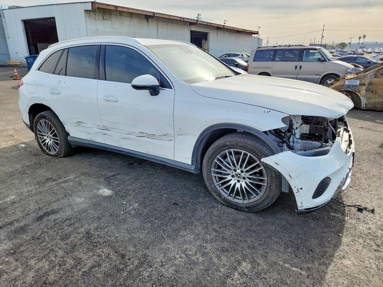 2025 MERCEDES-BENZ GLC 300 photo 7