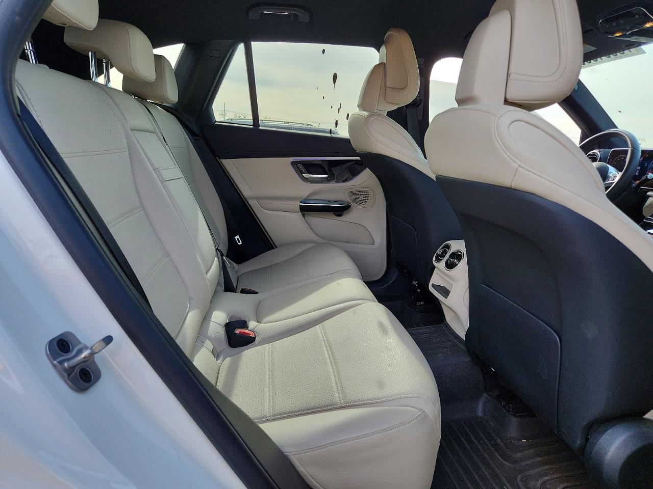 2025 MERCEDES-BENZ GLC 300 photo 21