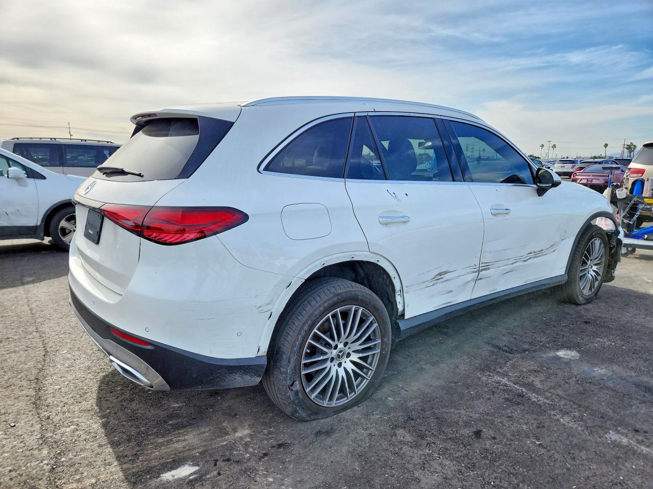 2025 MERCEDES-BENZ GLC 300 photo 5
